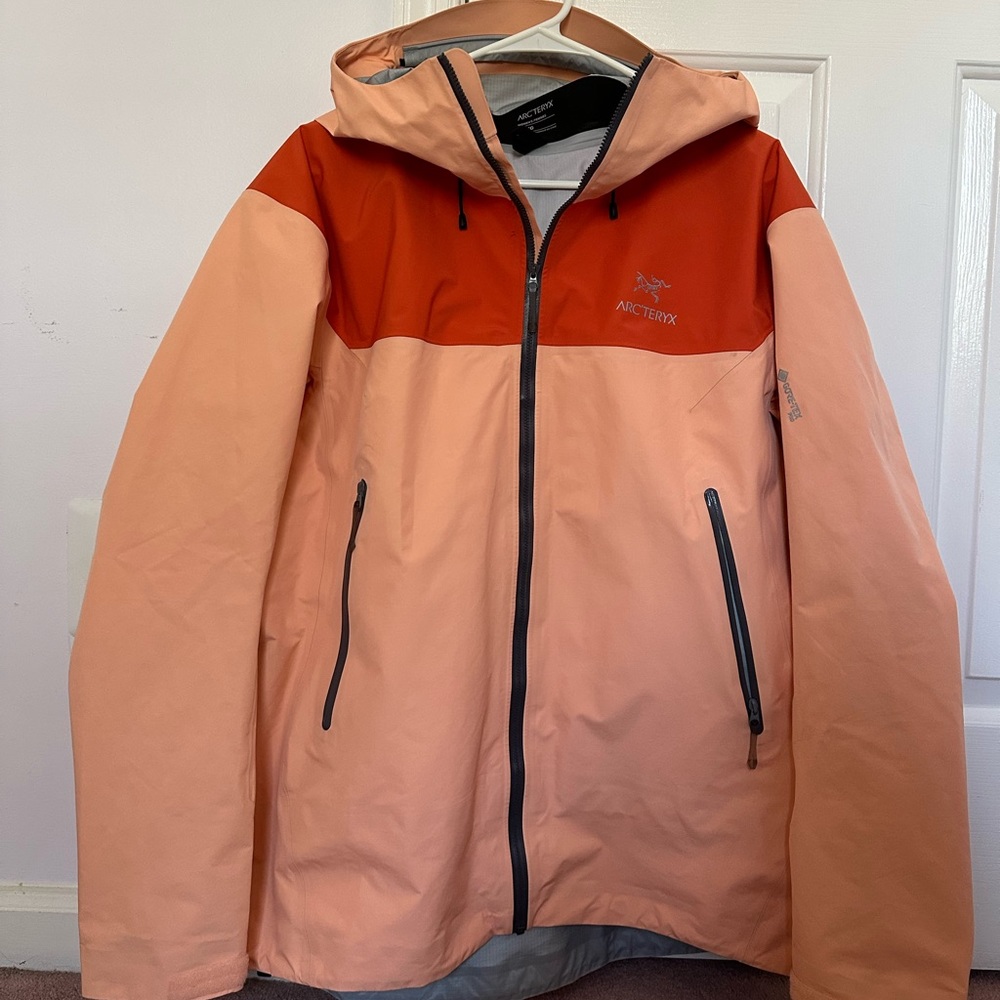 Beta LT Jacket Women’s. Limited edition color: Elixir